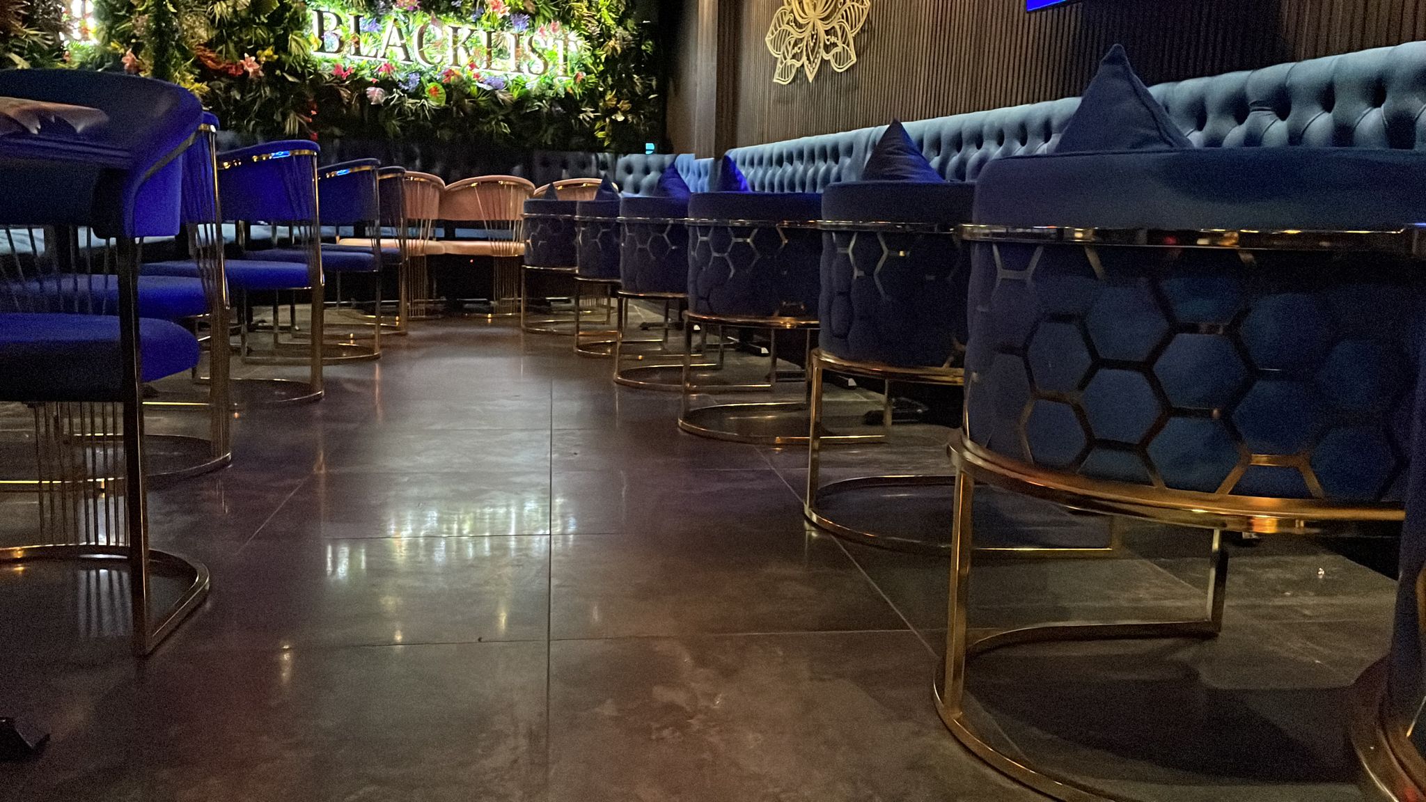 Thames Collection 16